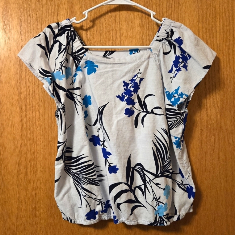 Liz Claiborne Floral Top